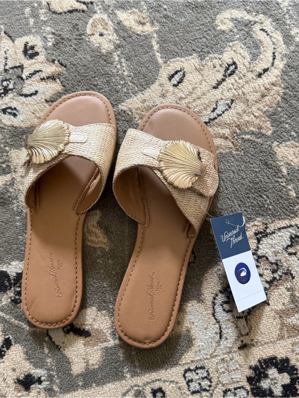 SALE New Universal Thread Tan Slide Sandals w/Gold Shell Detail Memory foam
